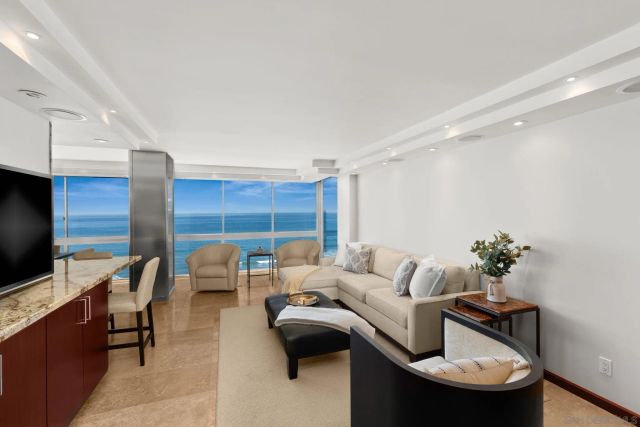 1760 Avenida del Mundo 406, Coronado, CA 92118