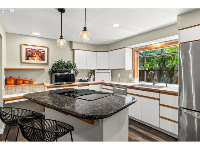 175 BUSHNELL Ln, Eugene, OR 97404