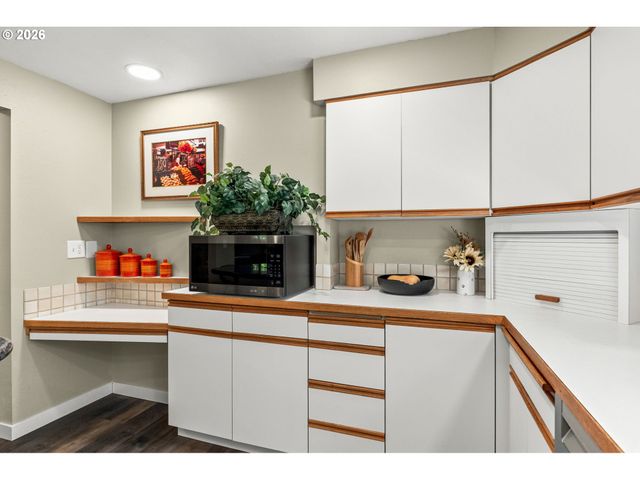 175 BUSHNELL Ln, Eugene, OR 97404