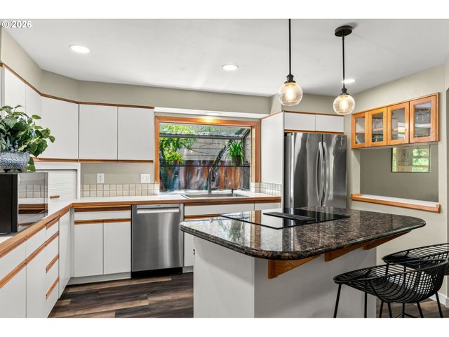 175 BUSHNELL Ln, Eugene, OR 97404