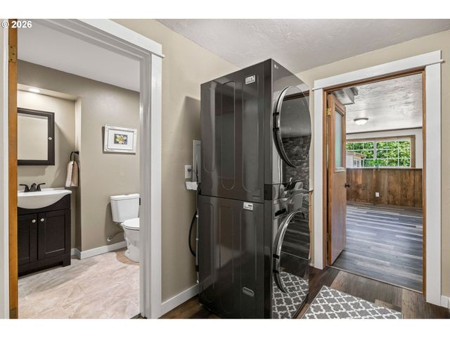 175 BUSHNELL Ln, Eugene, OR 97404