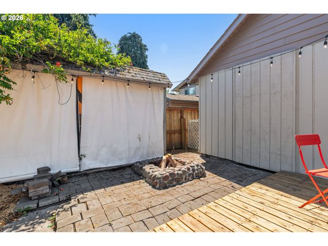 175 BUSHNELL Ln, Eugene, OR 97404