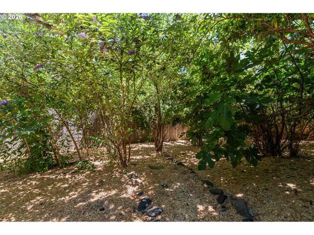175 BUSHNELL Ln, Eugene, OR 97404