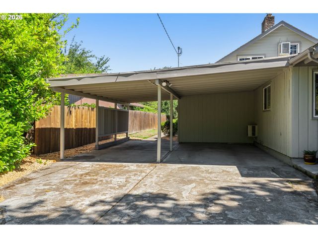 175 BUSHNELL Ln, Eugene, OR 97404