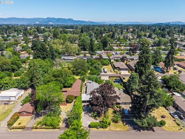 175 BUSHNELL Ln, Eugene, OR 97404