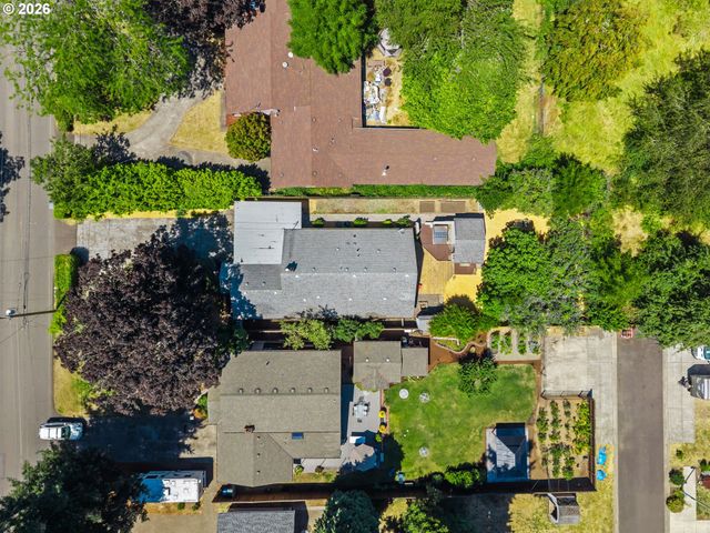 175 BUSHNELL Ln, Eugene, OR 97404