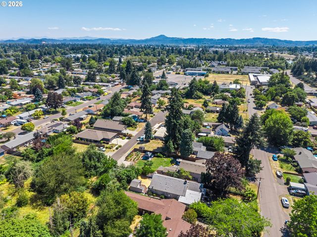 175 BUSHNELL Ln, Eugene, OR 97404
