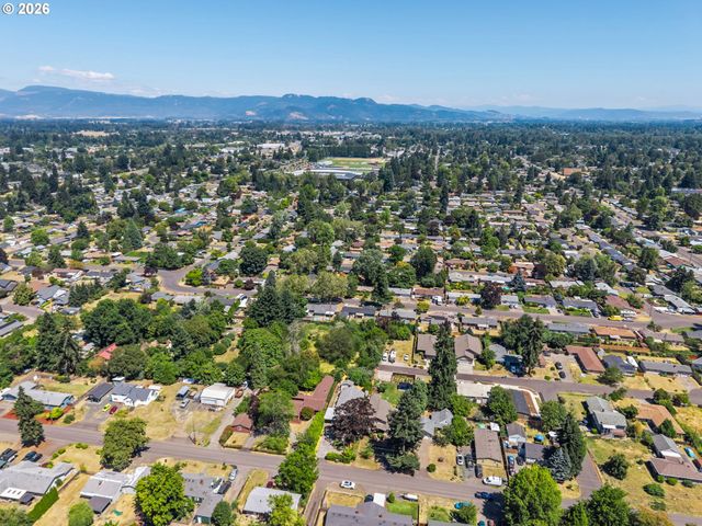 175 BUSHNELL Ln, Eugene, OR 97404