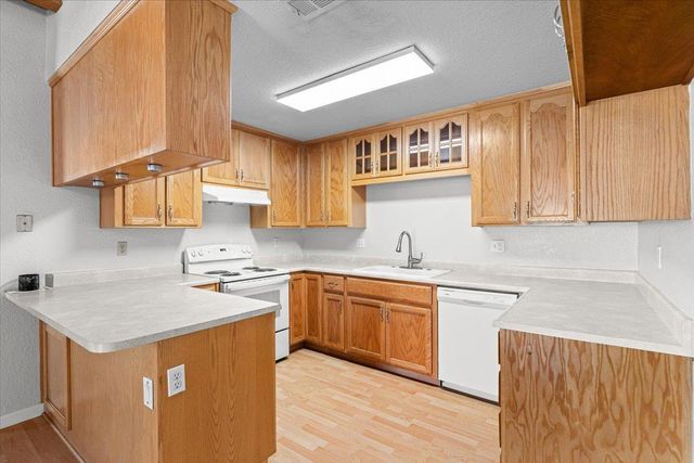 824 Perlette Way, Modesto, CA 95356