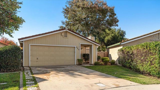 824 Perlette Way, Modesto, CA 95356