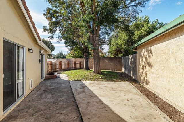 824 Perlette Way, Modesto, CA 95356