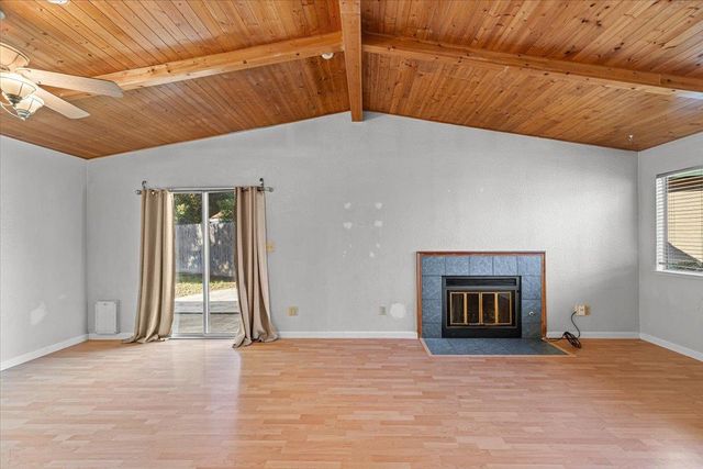 824 Perlette Way, Modesto, CA 95356