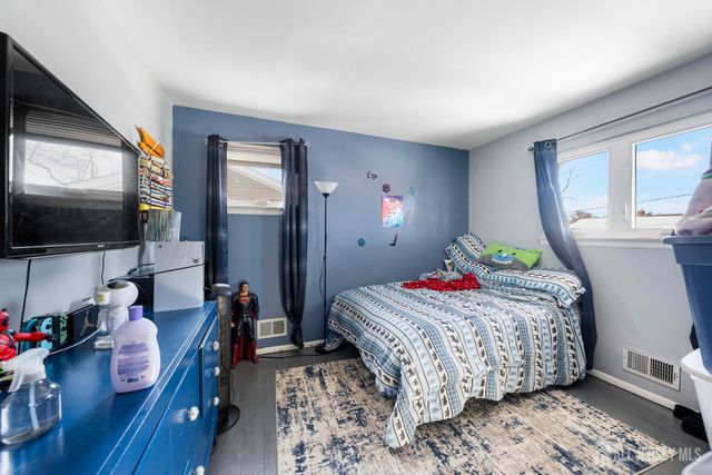 78 Roosevelt Avenue, Colonia, NJ 07067