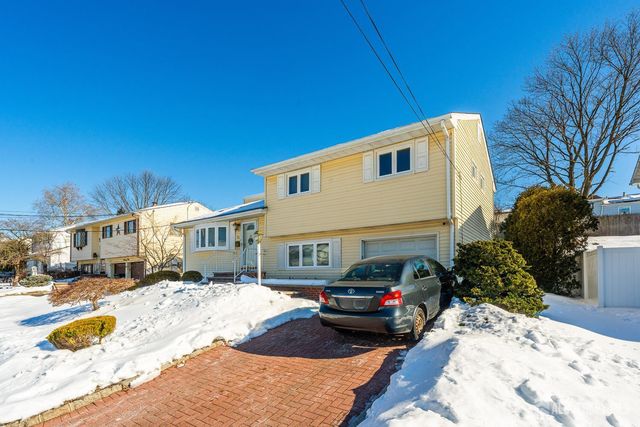 78 Roosevelt Avenue, Colonia, NJ 07067