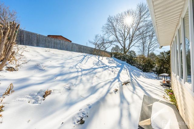 78 Roosevelt Avenue, Colonia, NJ 07067