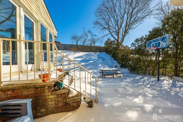 78 Roosevelt Avenue, Colonia, NJ 07067