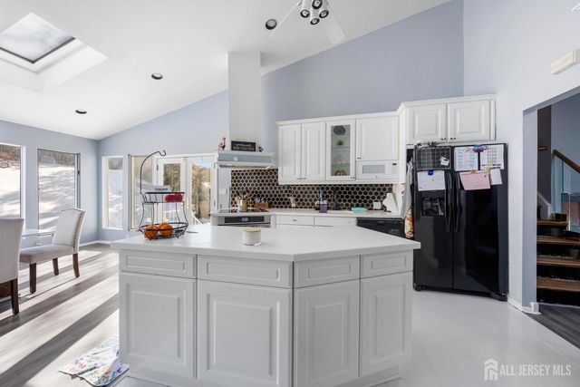 78 Roosevelt Avenue, Colonia, NJ 07067