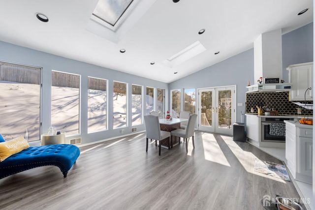 78 Roosevelt Avenue, Colonia, NJ 07067