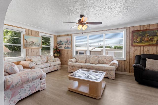 2918 46th Street, Dickinson, TX 77539