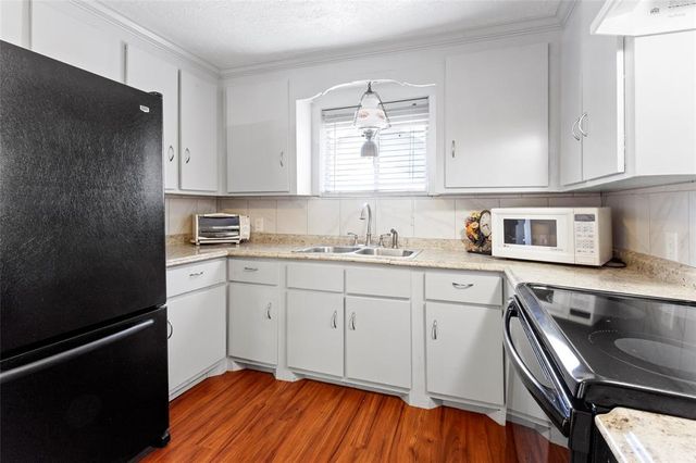 2918 46th Street, Dickinson, TX 77539
