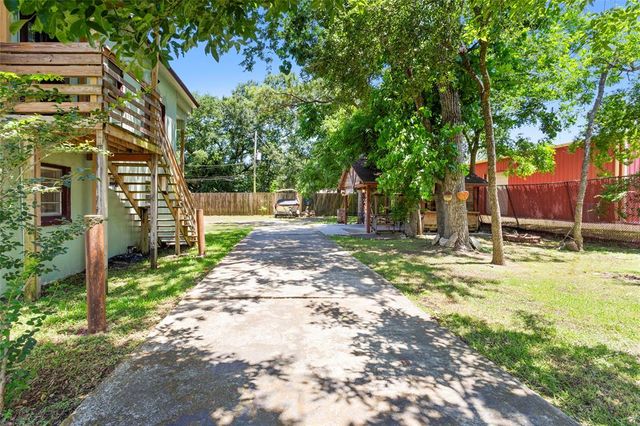 2918 46th Street, Dickinson, TX 77539