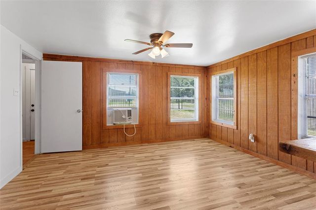 2918 46th Street, Dickinson, TX 77539