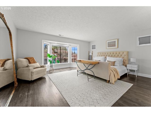 1906 SUNRAY Ct, West Linn, OR 97068