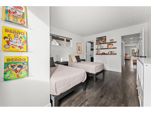 1906 SUNRAY Ct, West Linn, OR 97068