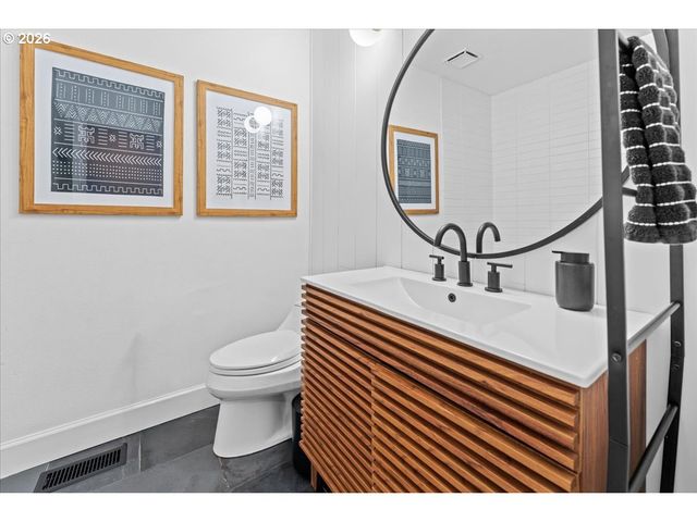 1906 SUNRAY Ct, West Linn, OR 97068