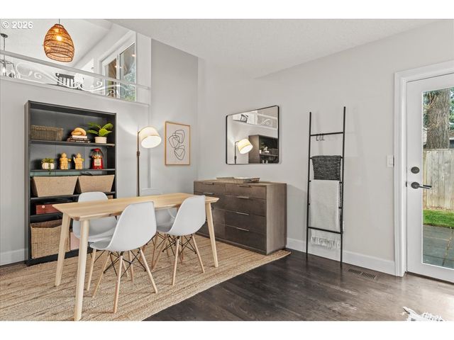 1906 SUNRAY Ct, West Linn, OR 97068