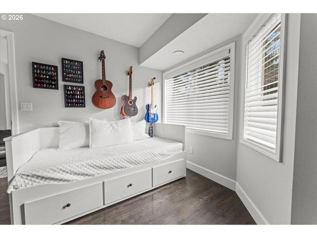 1906 SUNRAY Ct, West Linn, OR 97068