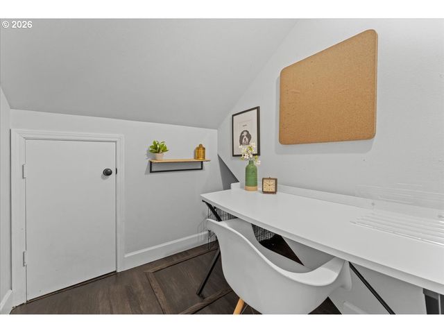 1906 SUNRAY Ct, West Linn, OR 97068