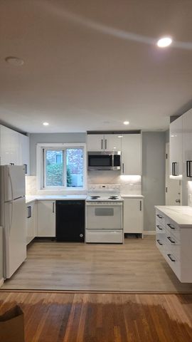 42 Lionel Ave C, Waltham, MA 02452