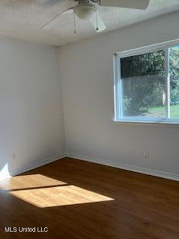 1109 Le Badine Court, Ocean Springs, MS 39564