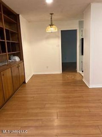 1109 Le Badine Court, Ocean Springs, MS 39564