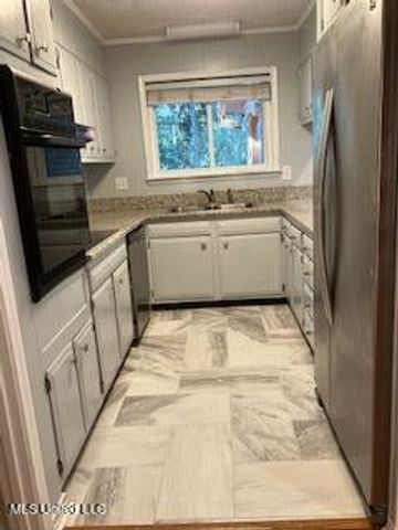 1109 Le Badine Court, Ocean Springs, MS 39564