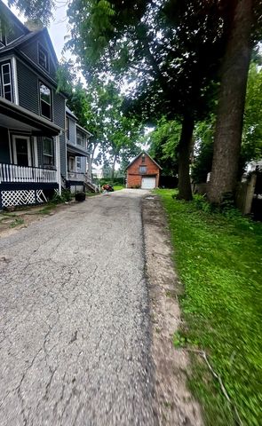 723 N COUNTY Street, Waukegan, IL 60085