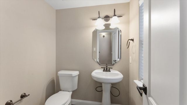 922 W 20th Street A, Houston, TX 77008