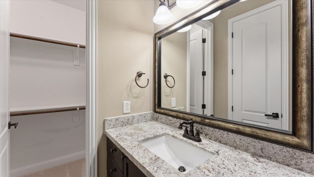 922 W 20th Street A, Houston, TX 77008