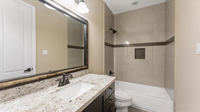 922 W 20th Street A, Houston, TX 77008