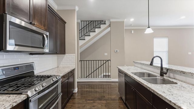 922 W 20th Street A, Houston, TX 77008