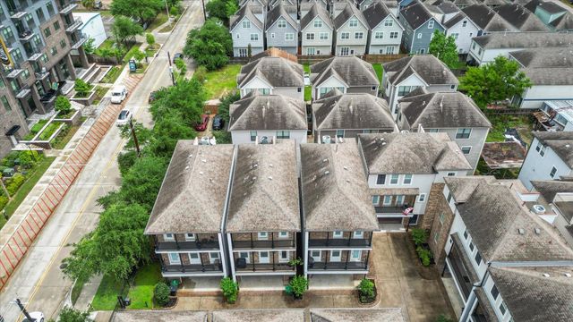 922 W 20th Street A, Houston, TX 77008