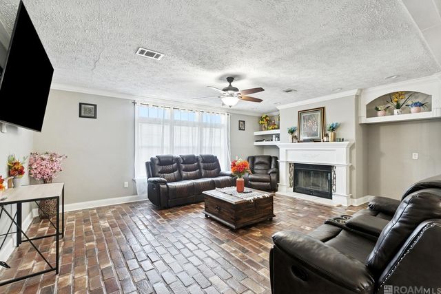48070 Rogers A Rd, St Amant, LA 70774