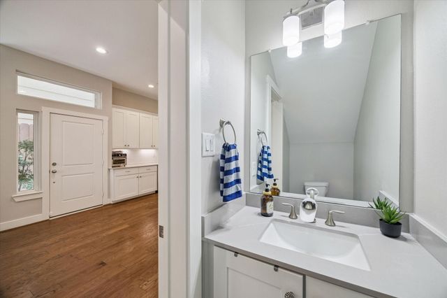 920 W 25th Street C, Houston, TX 77008