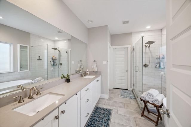 920 W 25th Street C, Houston, TX 77008