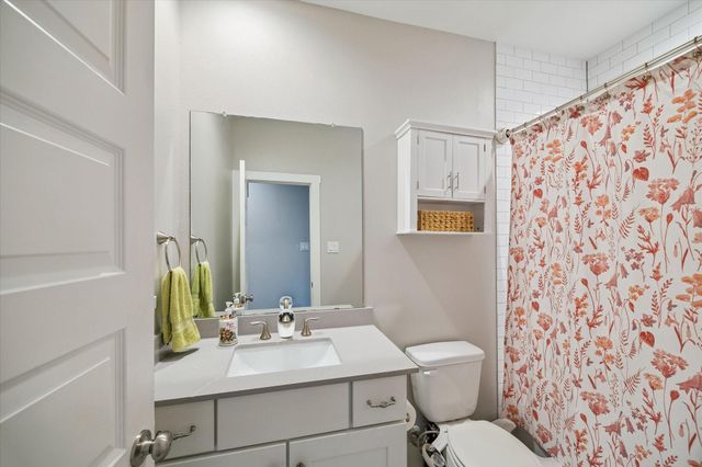 920 W 25th Street C, Houston, TX 77008