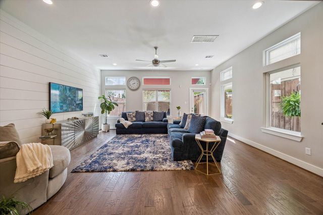 920 W 25th Street C, Houston, TX 77008