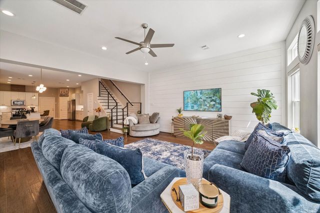 920 W 25th Street C, Houston, TX 77008