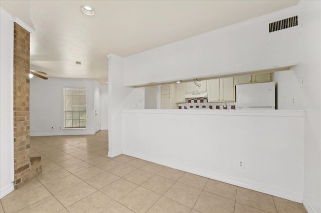 16301 Ledgemont Lane 109, Addison, TX 75001