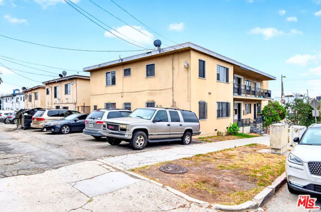 4777 San Vicente Boulevard 8, Los Angeles, CA 90019